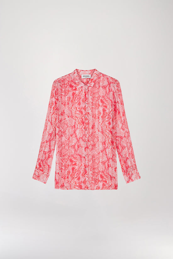 Chemise fluide à imprimé python corail en tissu léger, alliant confort et élégance. Dotée d'une patte de boutonnage délicate avec des boutons nacrés, son imprimé audacieux rehausse subtilement votre style pour une allure intemporelle et soignée.