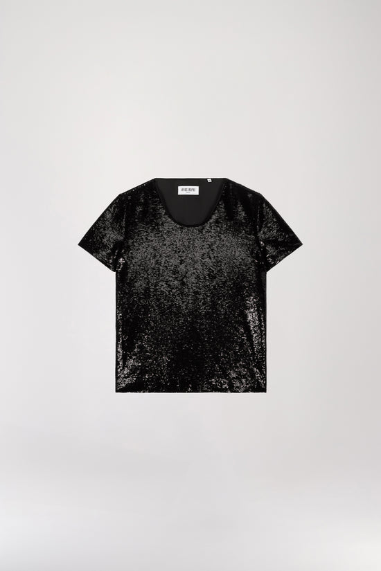 T-shirt à sequins noir présentant un col rond et des manches courtes, il est orné de rangées de sequins noirs d'une brillance merveilleuse. Son tissu doublé ajoute une touche de confort et de qualité.