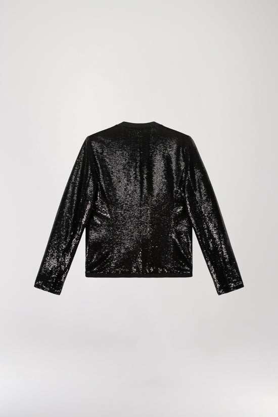 Veste courte à sequins noirs ornée d'un col rond, de boutons brodés, de poches passepoilées et de bordures côtelées.