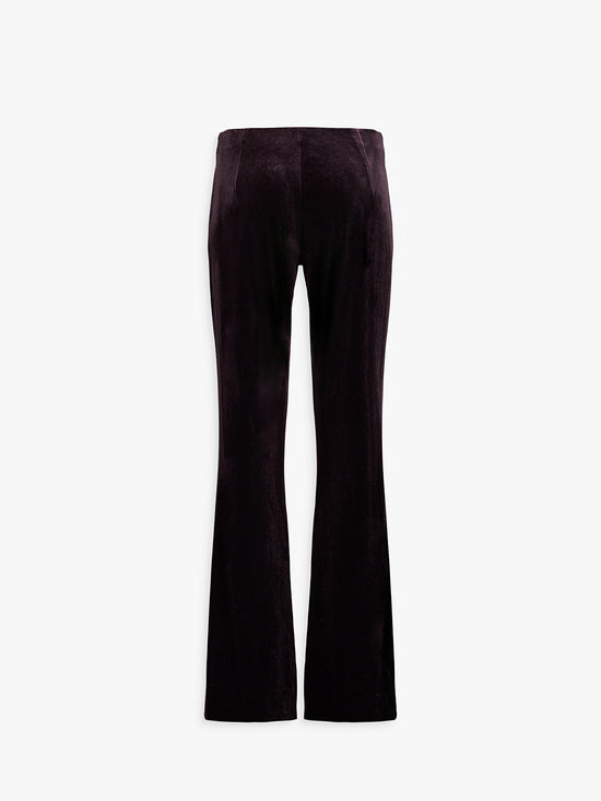 Dos du pantalon grenat, coupe évasée et lignes allongées.