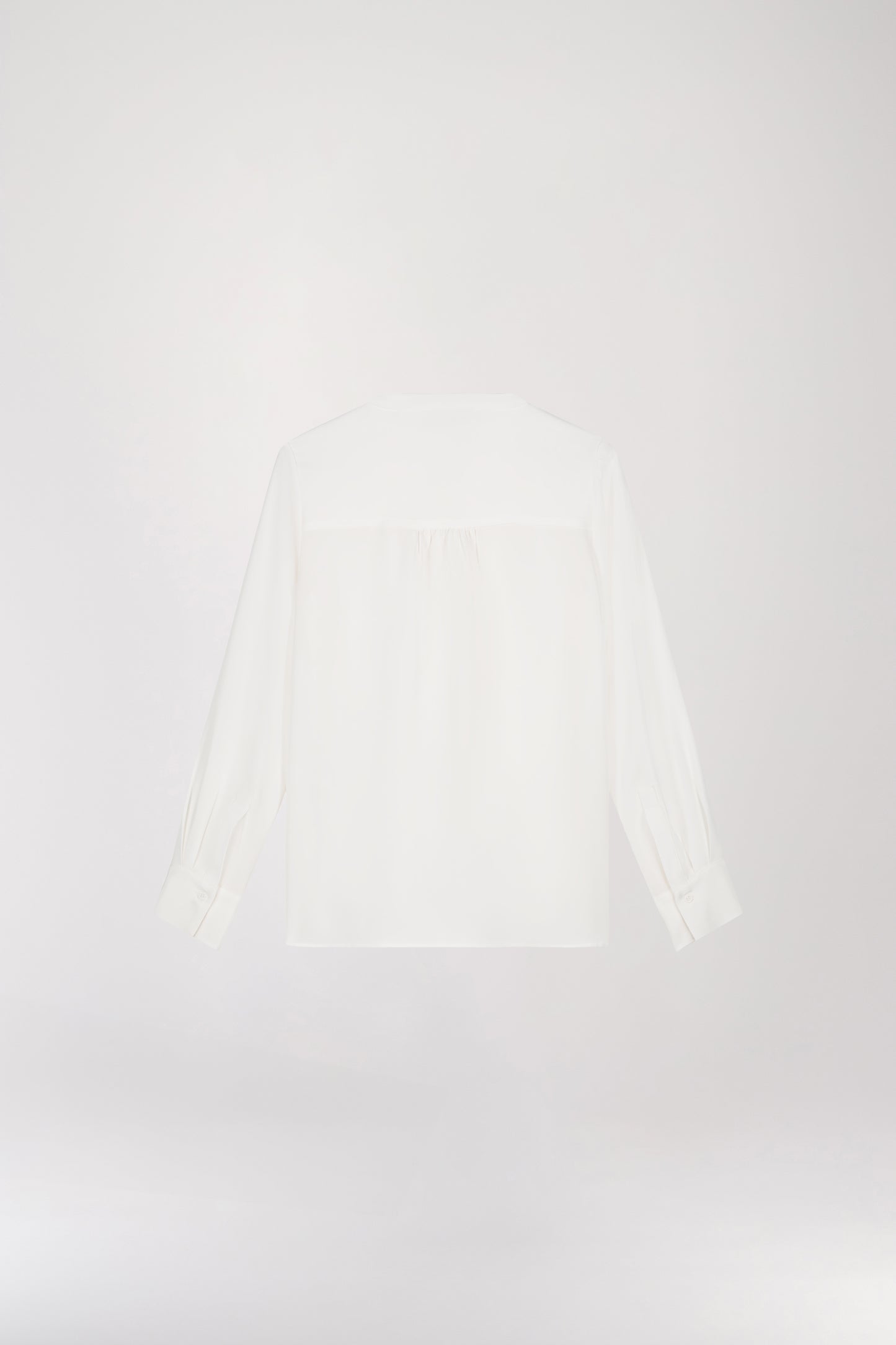 Blouse en soie lourde blanc cassé