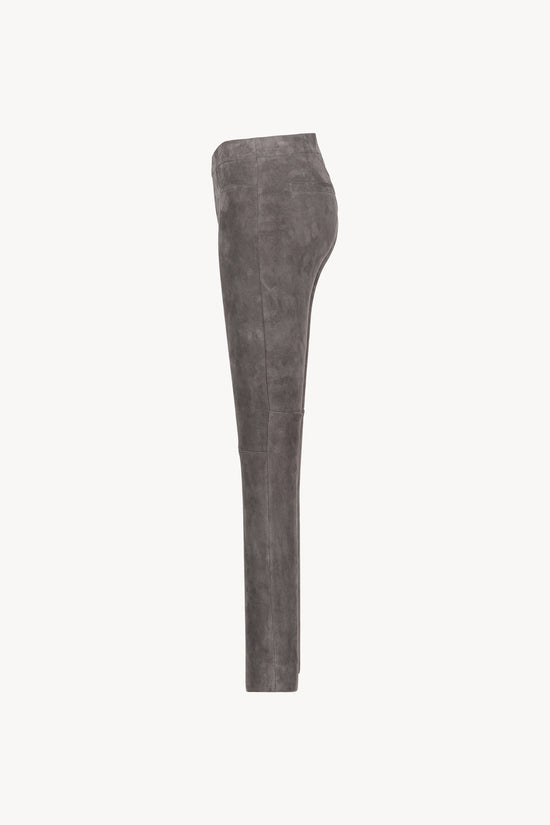 Ce legging gris moyen en daim allie avec sa coupe ajustée et son tissu 