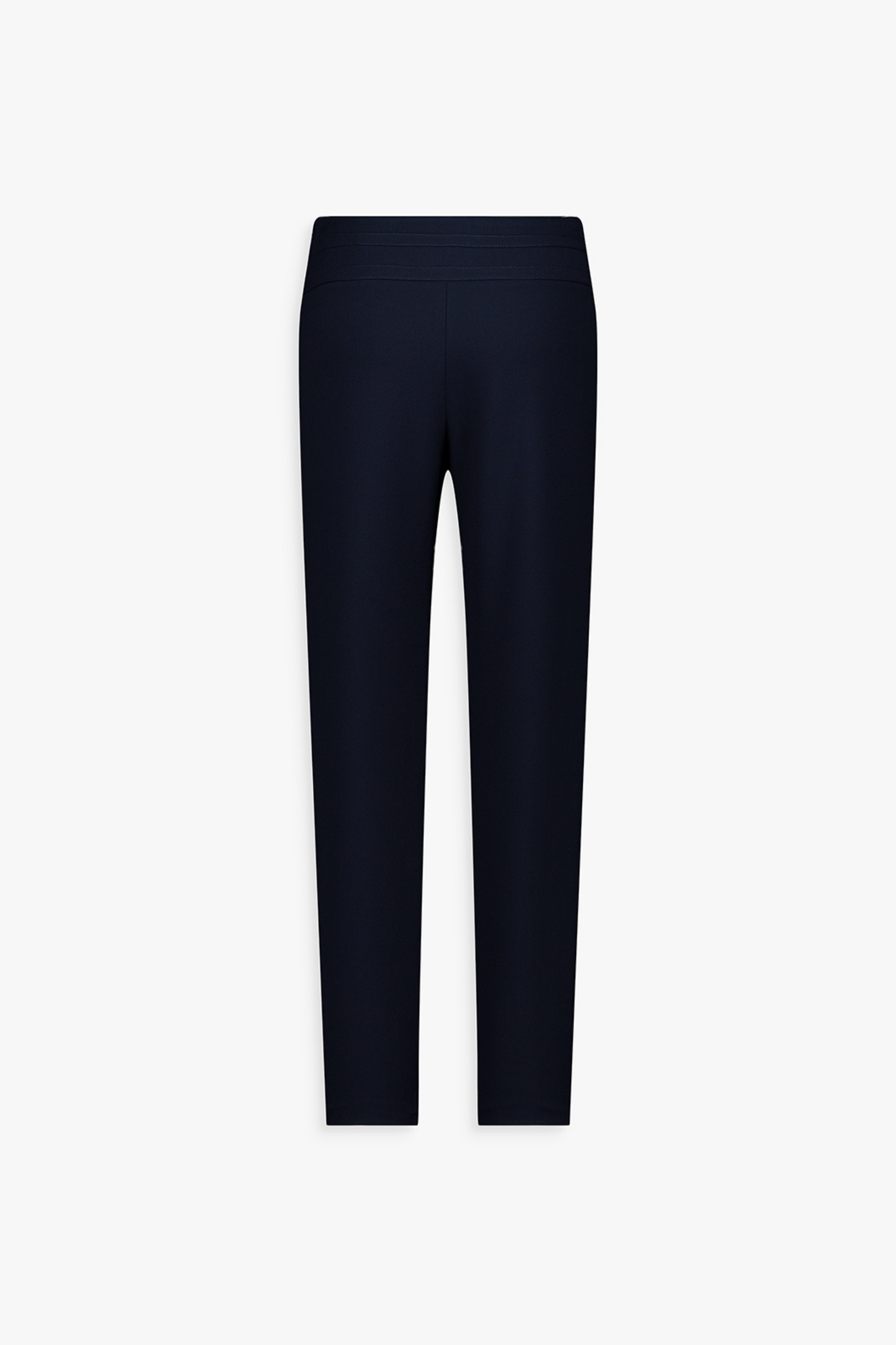 Pantalon droit marine, boutons décoratifs et silhouette structurée.