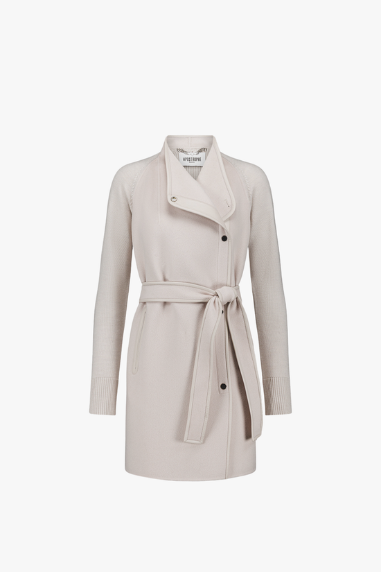 Manteau  beton mi-long porté, mélange de matières entre maille et double face.