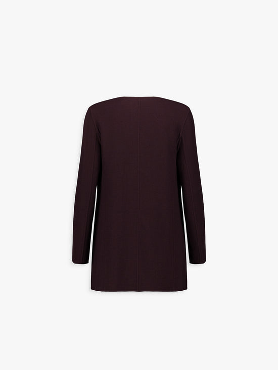 Dos de la veste grenat, tombé fluide et lignes épurées
