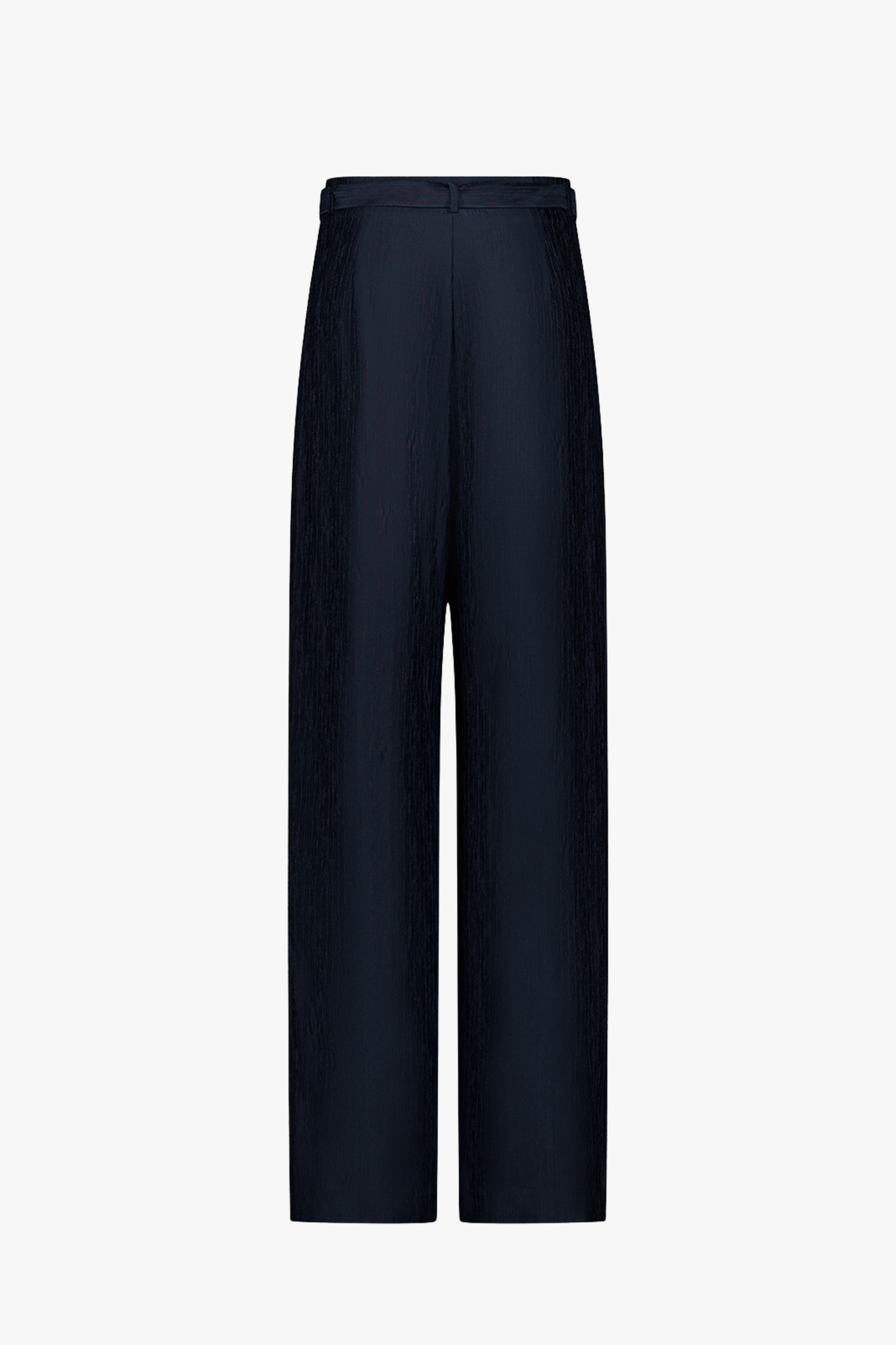 Dos du pantalon marine, ligne fluide et tombé structuré.