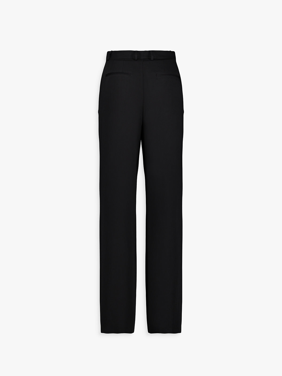 Dos du pantalon noir, poches passepoilées et plis marqués.
