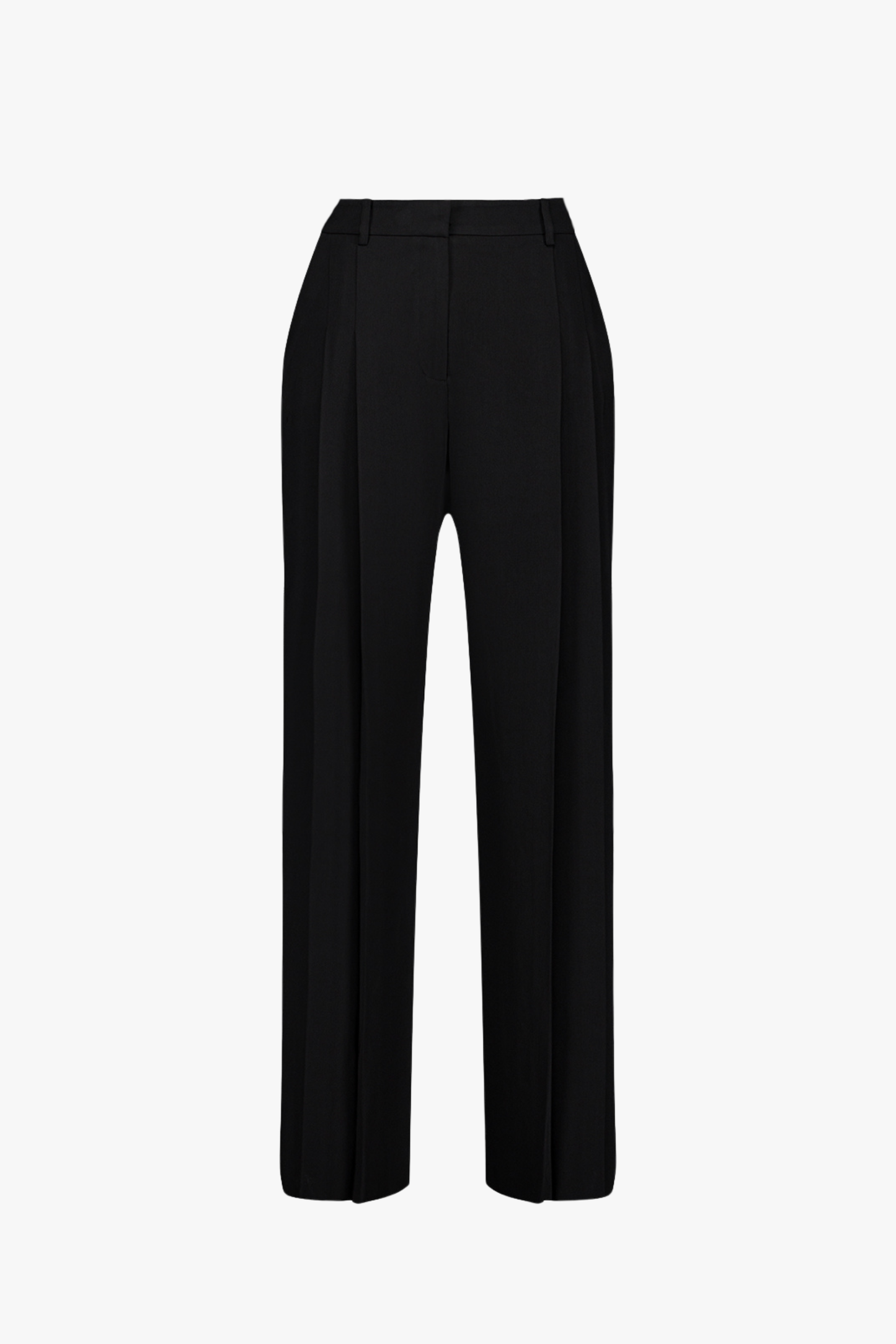 Pantalon noir ample, coupe longue et ligne fluide.