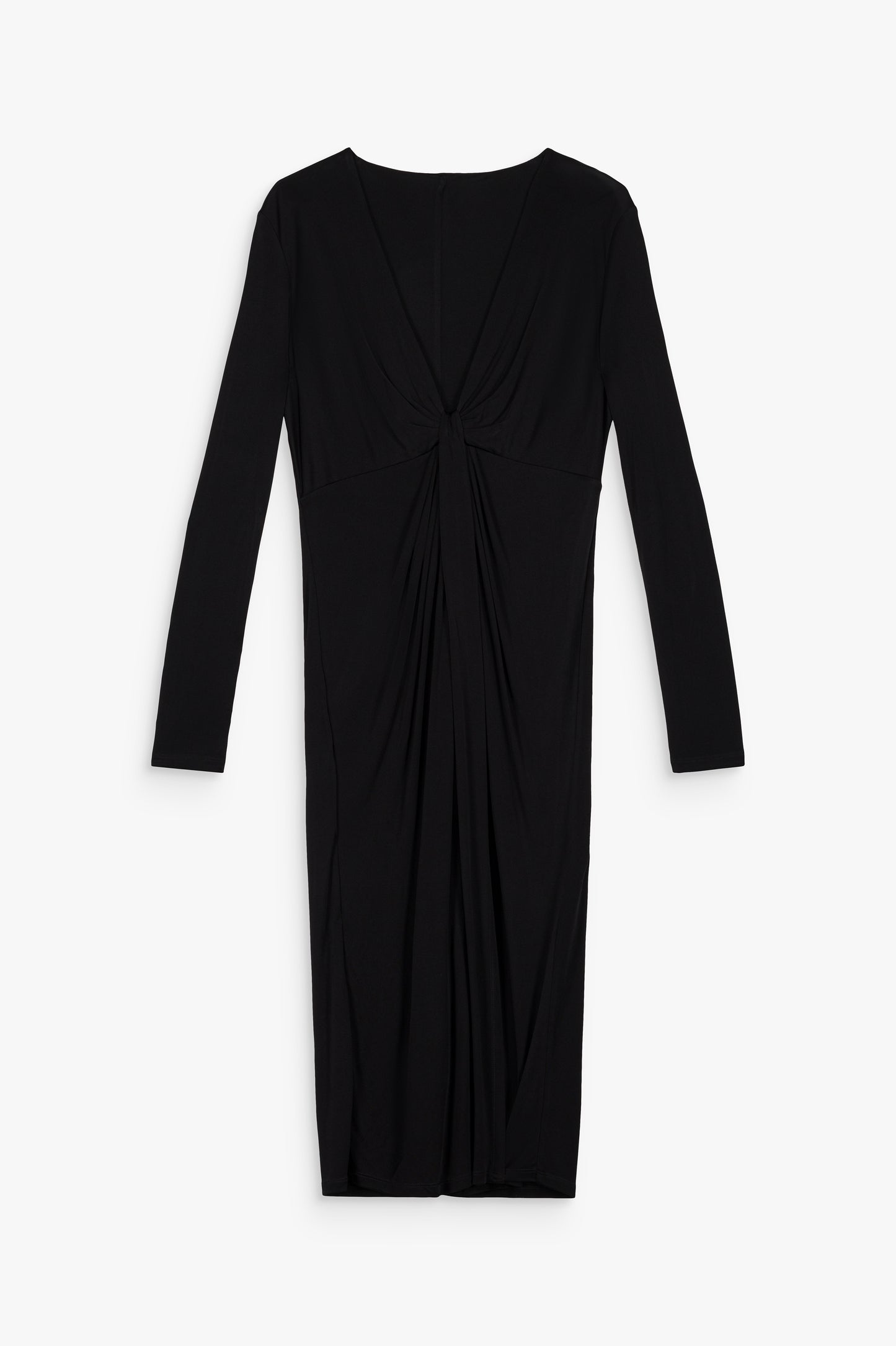 Robe longue noire en soie, décolleté plongeant et détail froncé à l’avant.