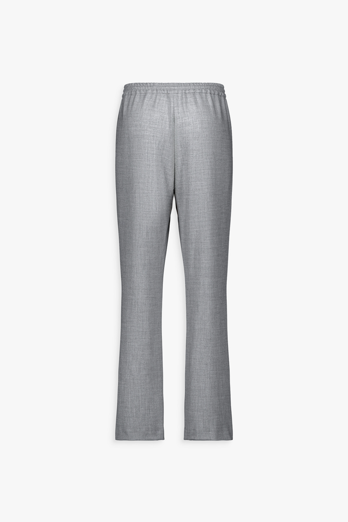Pantalon droit gris moyen, coupe fluide avec finitions métalliques discrètes.