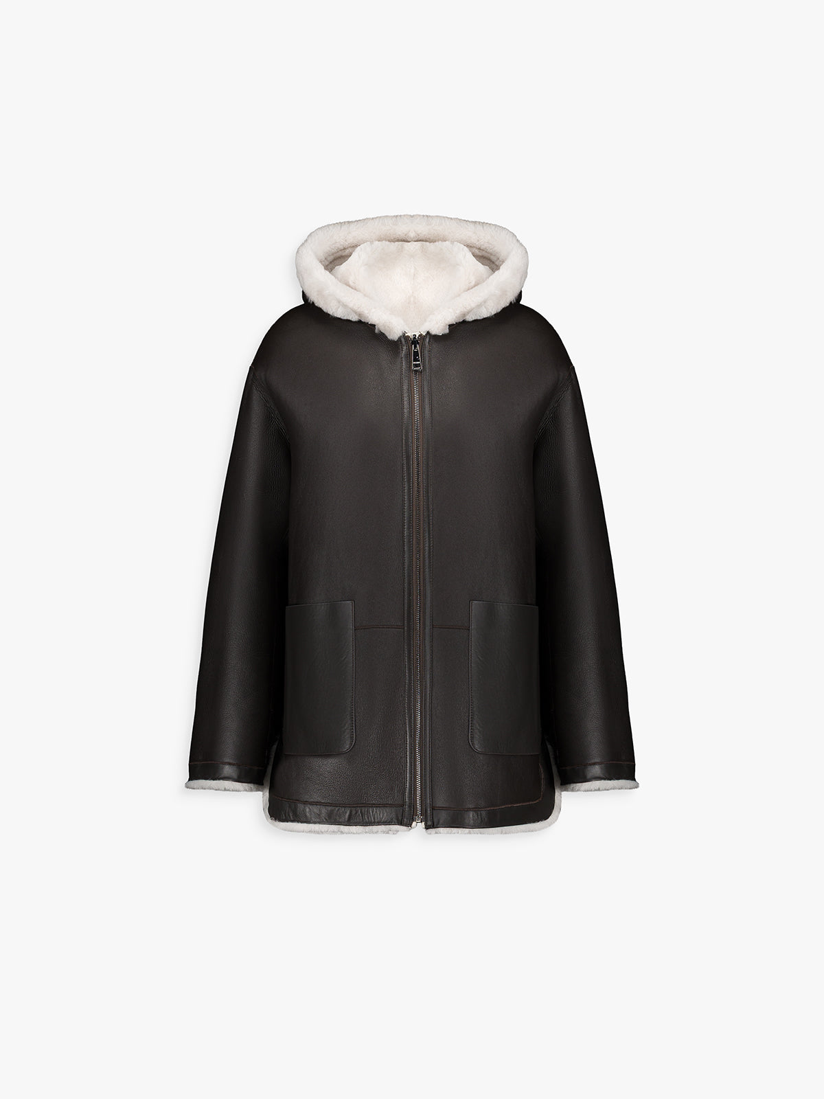 Manteau court en cuir, coupe droite classique avec fermeture éclair et cordons de serrage discrets.