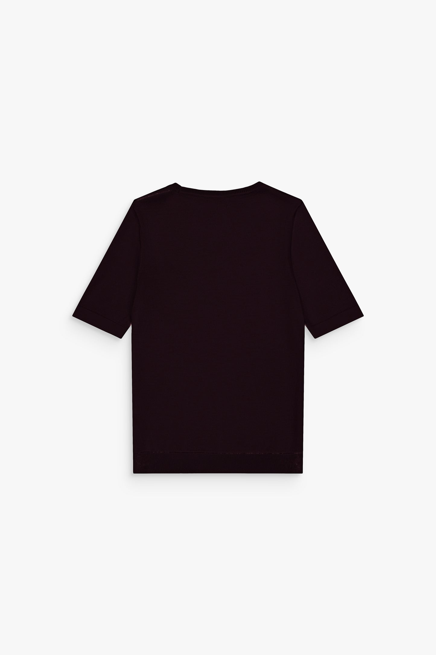 T-shirt ajusté en maille grenat, allure soignée.