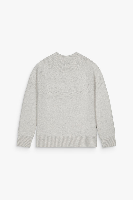 Pull femme gris pâle, maille fine et cachemire, style élégant et confortable.