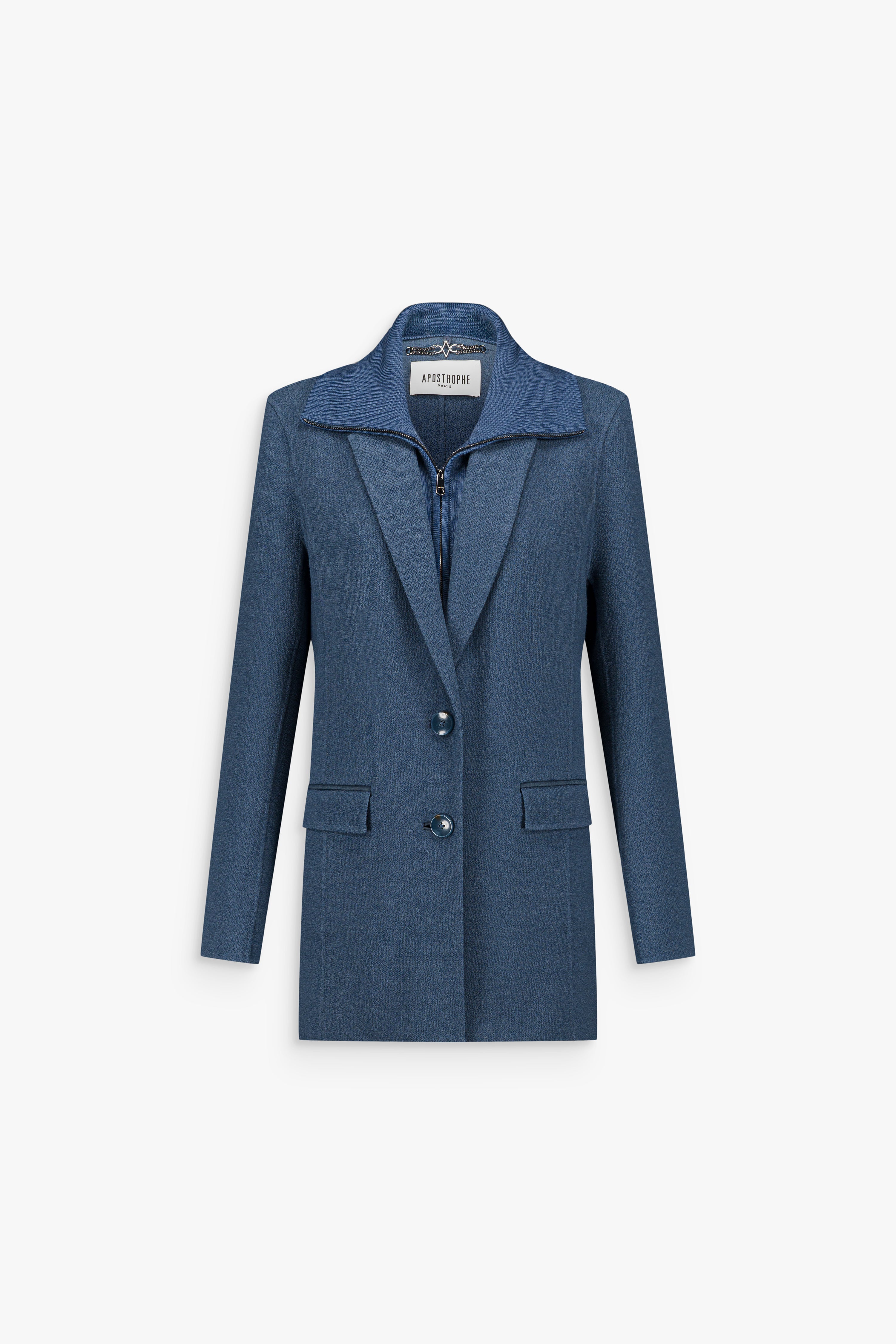 Veste bleu denim en crêpe de laine double face avec col tailleur frangé et fermeture boutonnée.