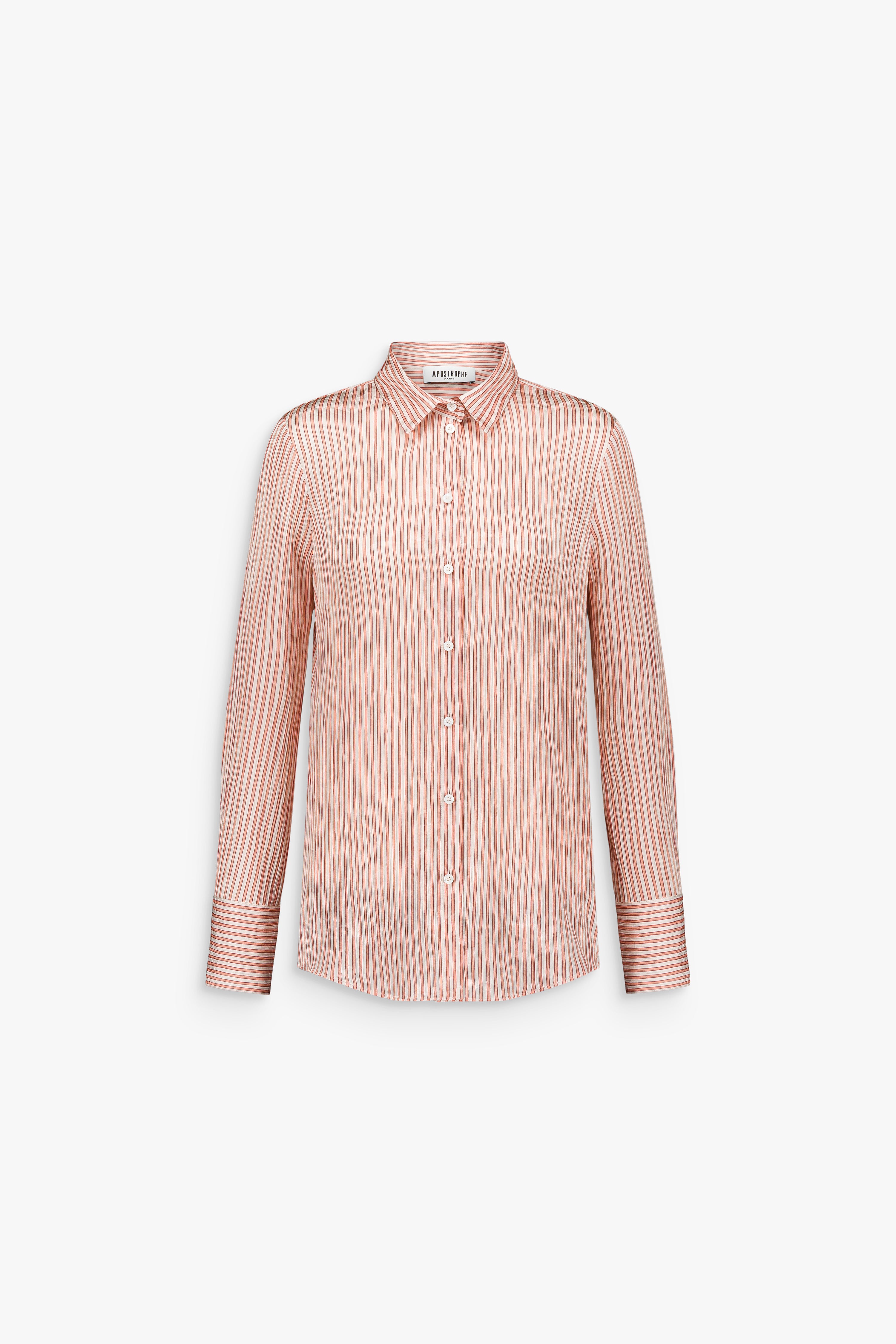 Chemise vieux rose à rayures verticales fines, coupe droite avec col classique et manches longues boutonnées.