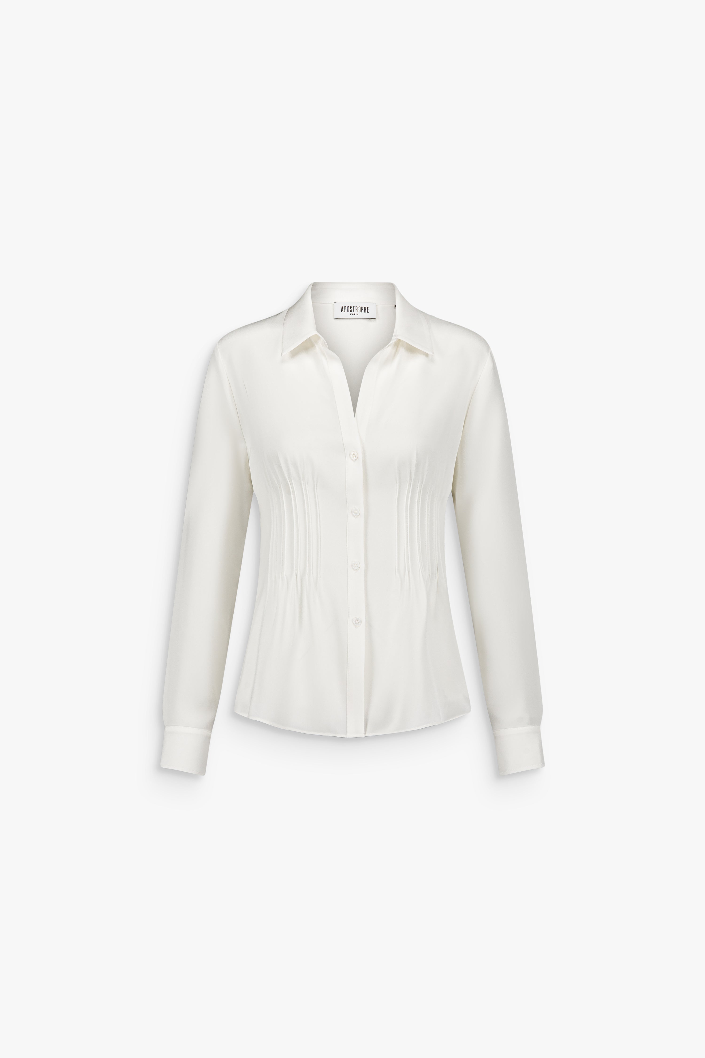 Chemise en soie blanc cassé à coupe ajustée avec plis fins structurants.