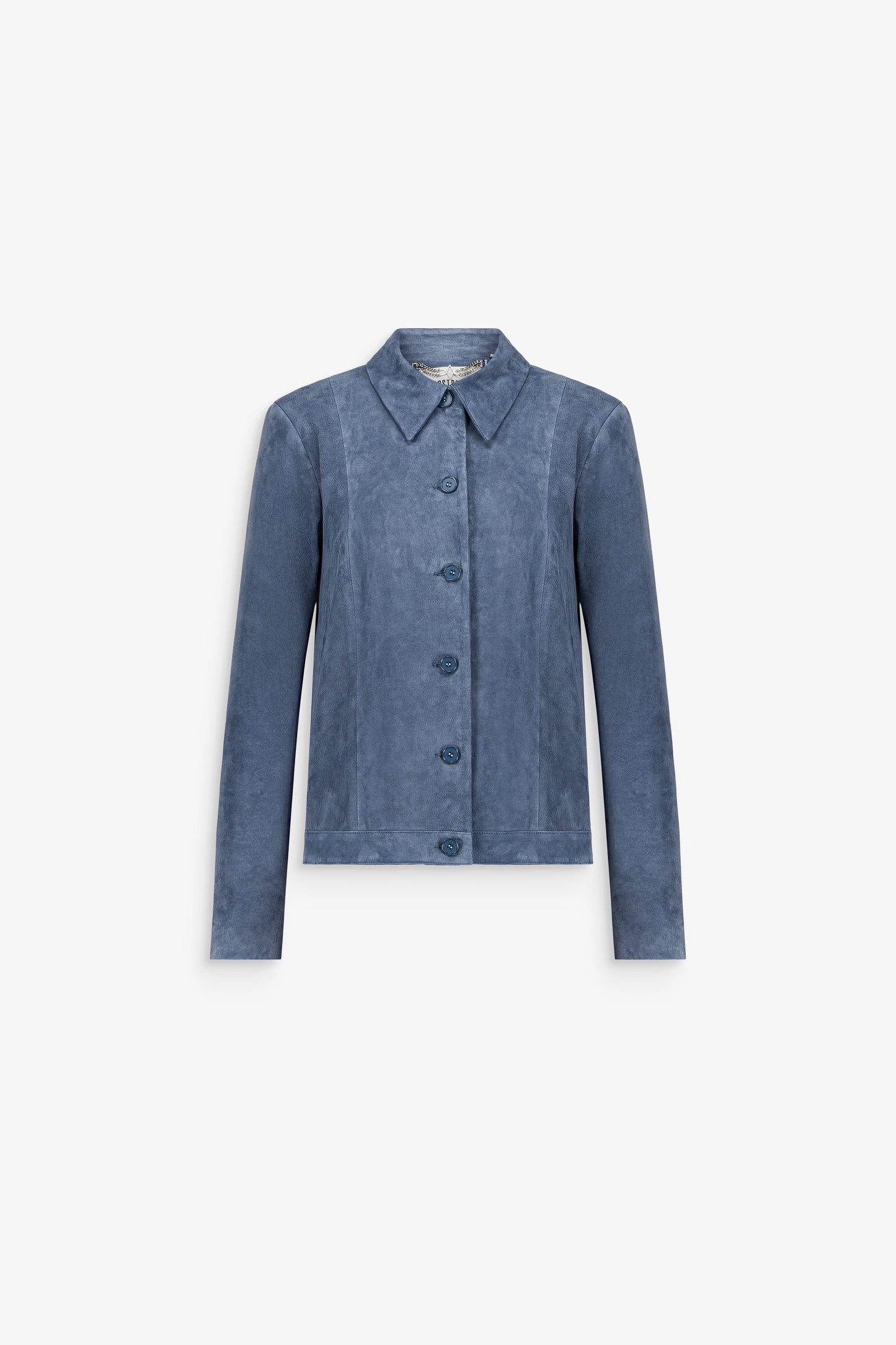 Veste bleu denim à col droit et boutonnage simple, structurée par des découpes verticales.