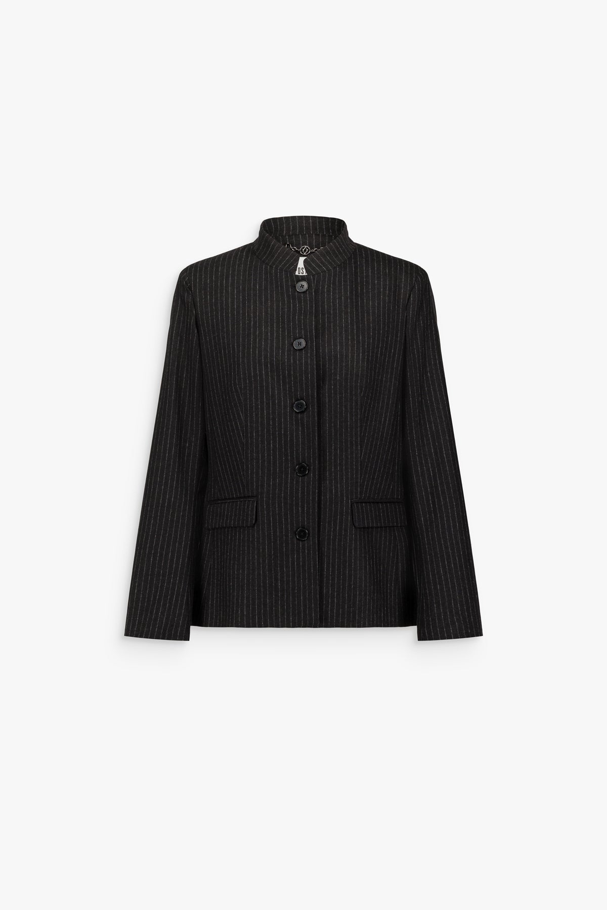 Veste cintrée noire en laine et cachemire, à col montant, fermeture boutonnée sur le devant, poches à rabat et fines rayures verticales.
