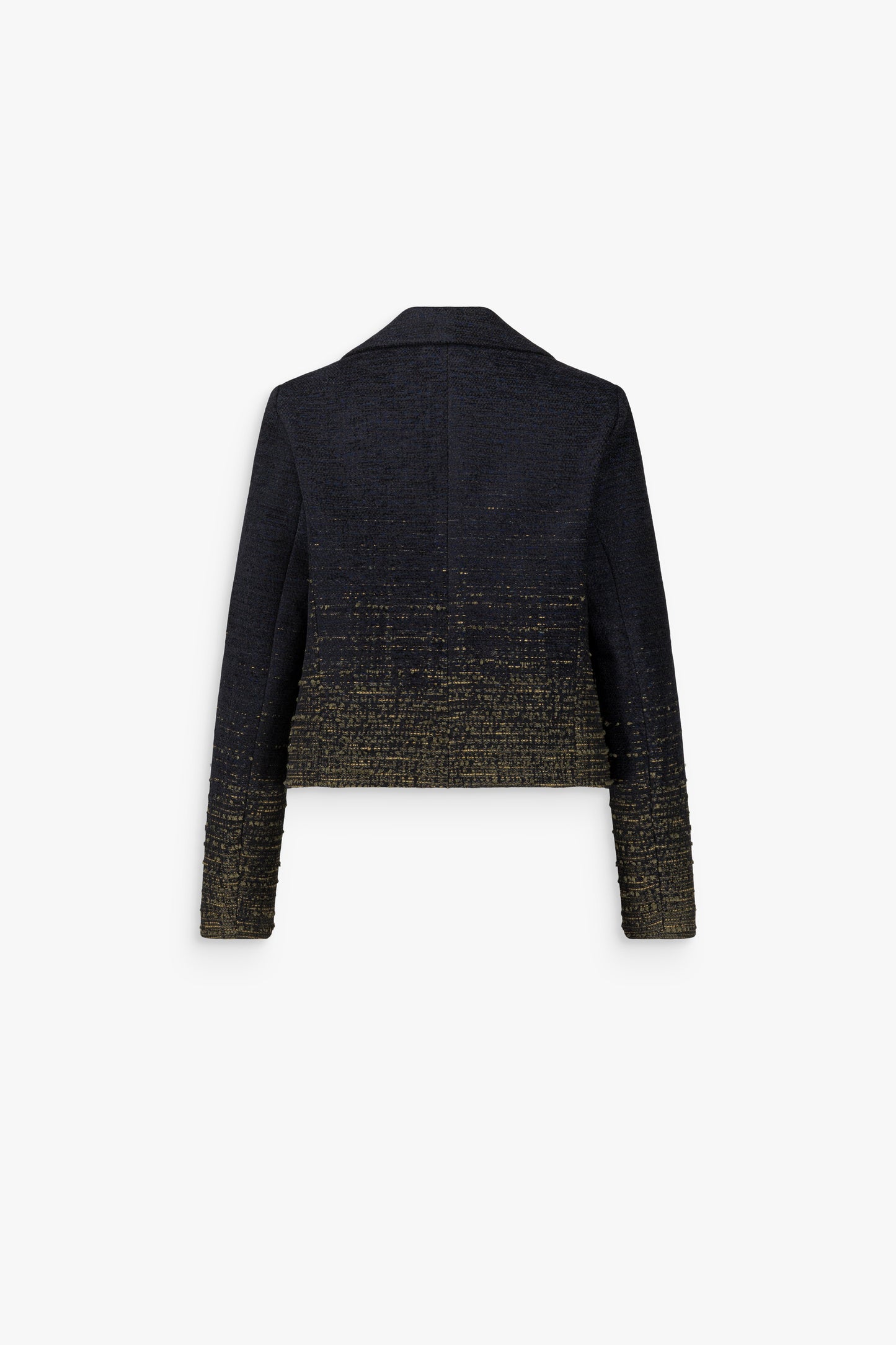 Veste courte et carrée en tweed marine, à grands revers, avec poches passepoilées soulignées de galons tressés.