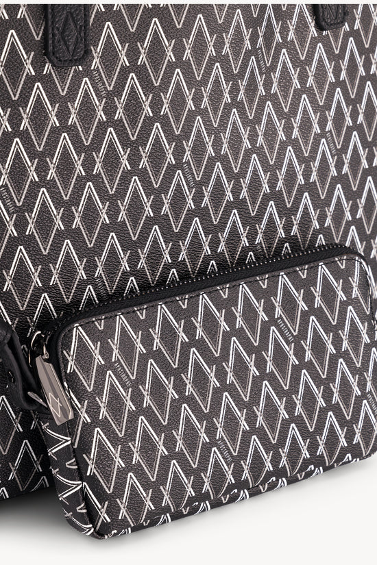 Cabas à l’allure chic et moderne complète toutes vos tenues avec caractère.