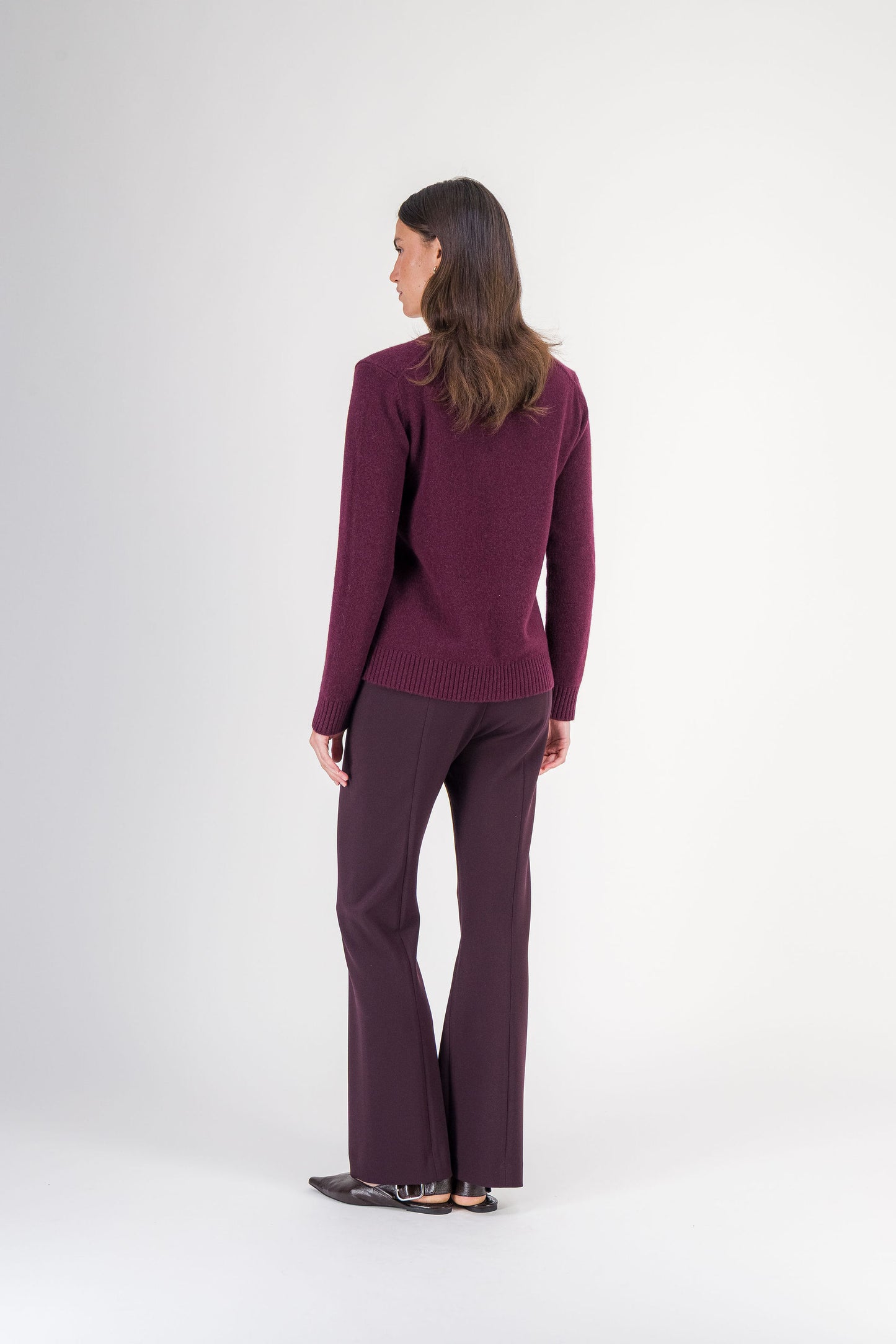Pantalon taille haute légèrement évasé en tissu stretch grenat