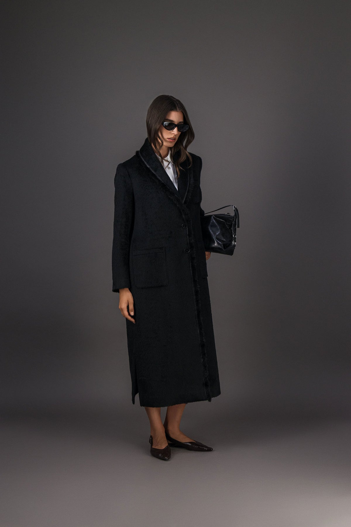 Manteau long vison et cuir noir