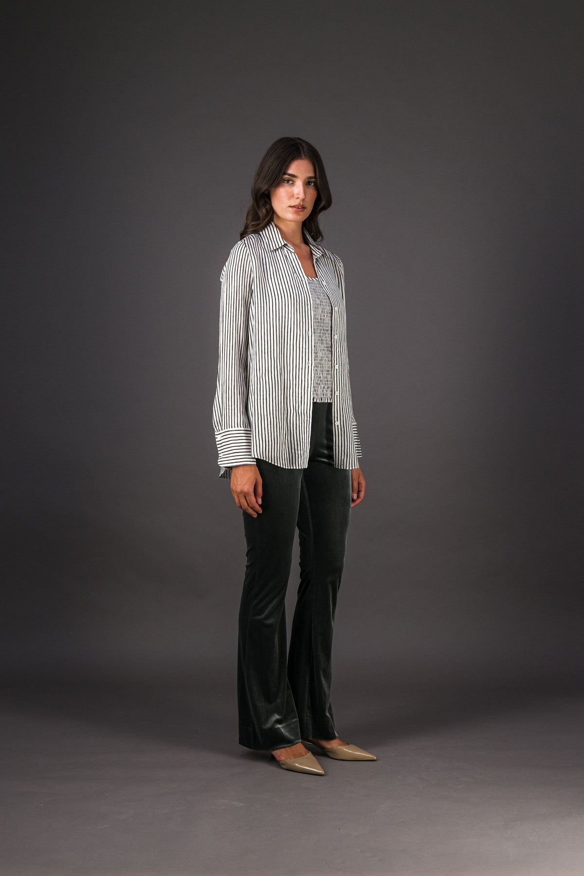 Pantalon évasé en velours stretch
