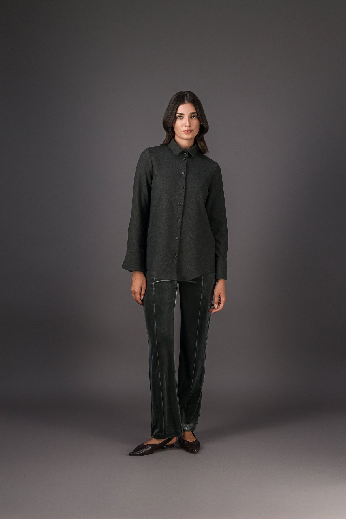Chemise droite boutonnée à col classique kaki