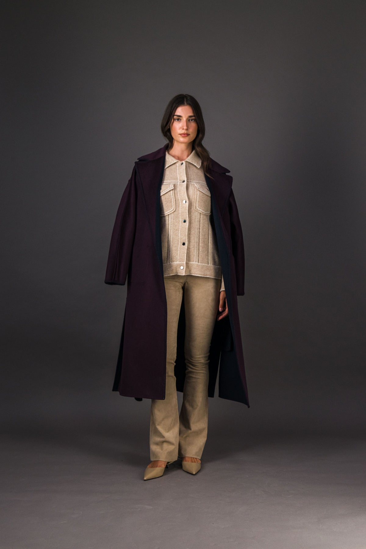 Veste en cachemire à surpiqûres contrastées beige clair