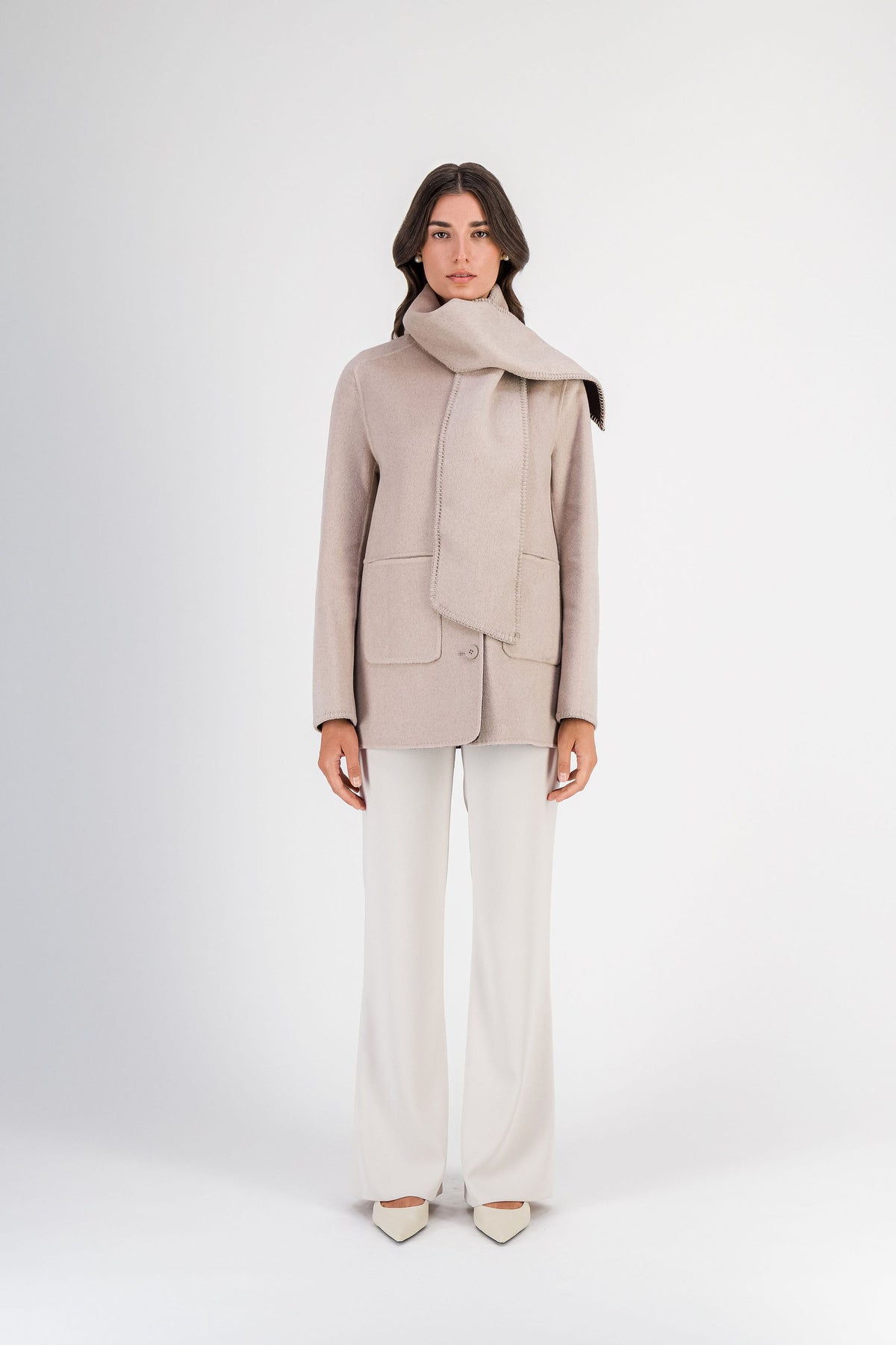Manteau court à écharpe en laine et cachemire beige clair