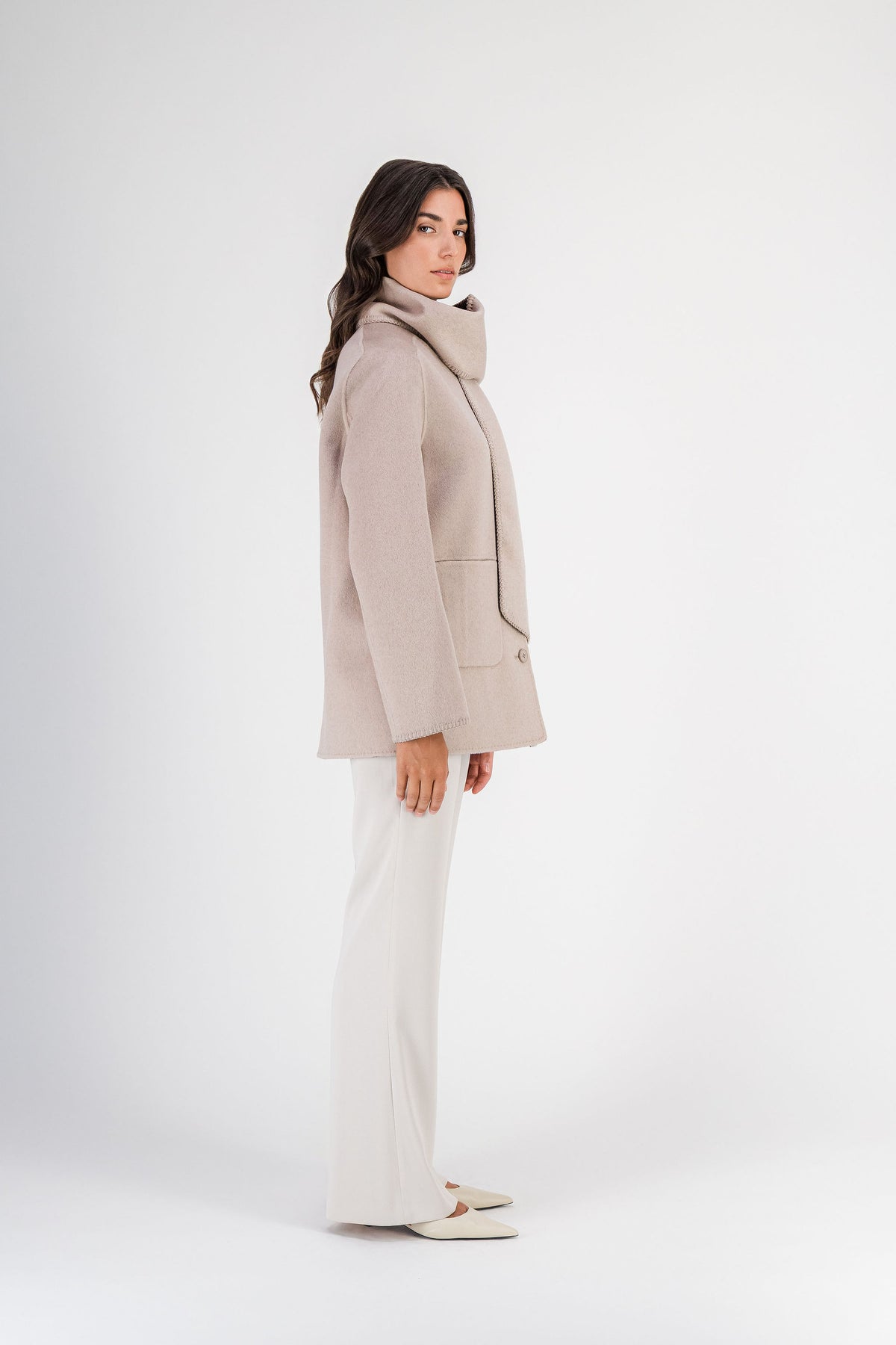 Manteau court à écharpe en laine et cachemire beige clair