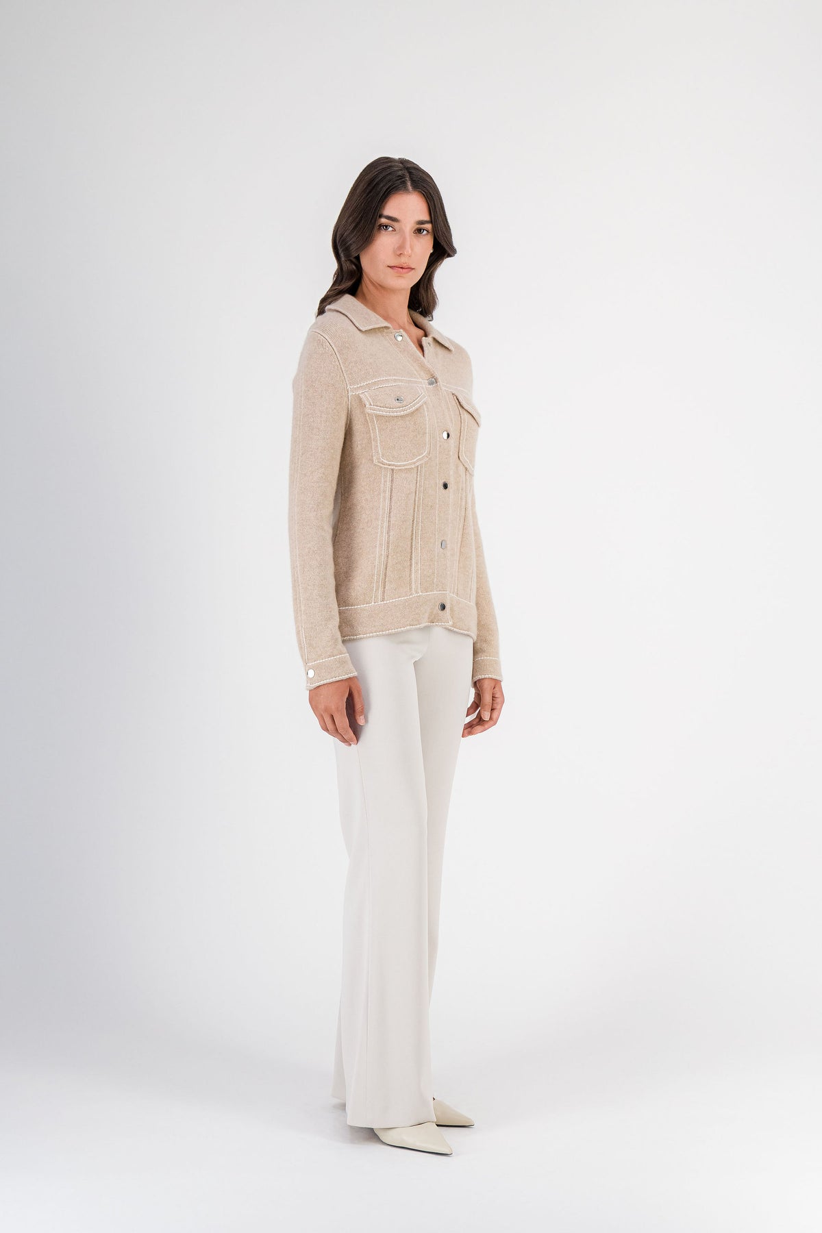 Veste en cachemire à surpiqûres contrastées beige clair