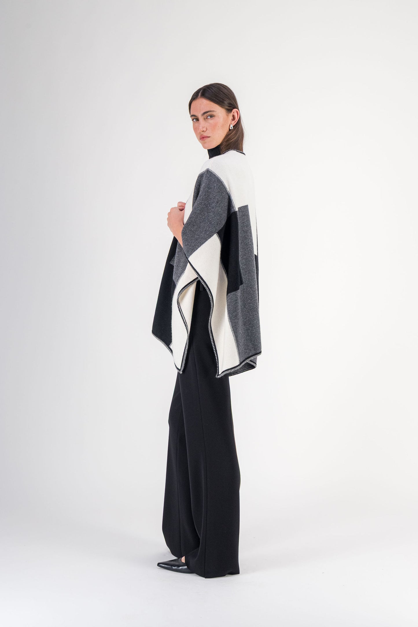 Poncho droit à motif en laine noir