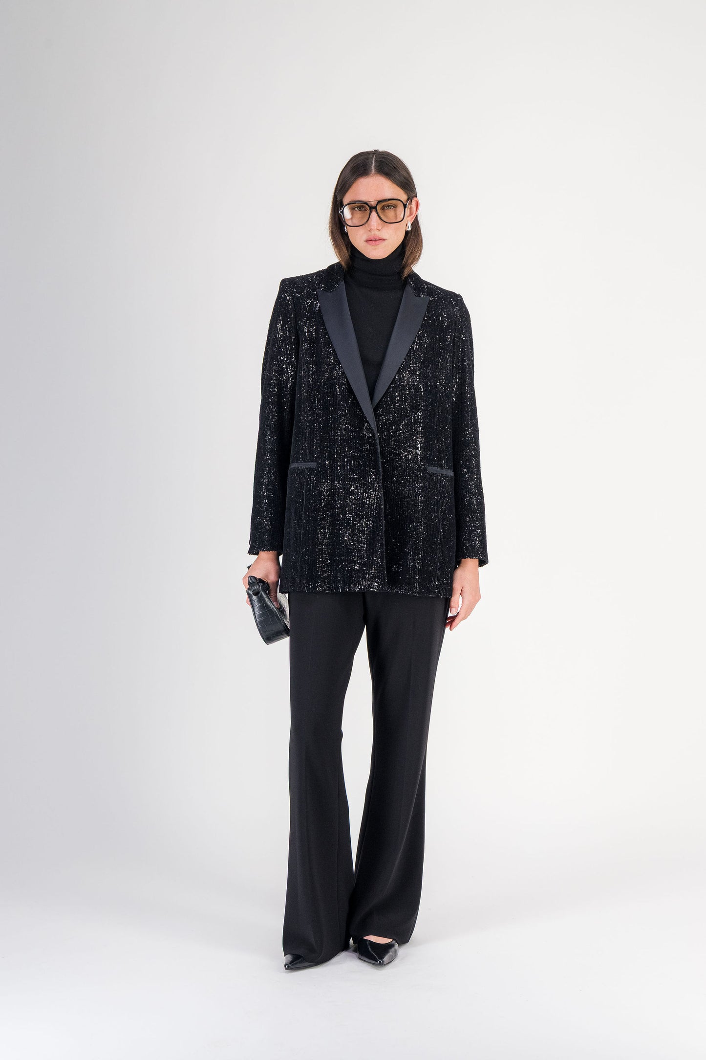 Blazer ajusté à revers crantés en tissu stretch noir
