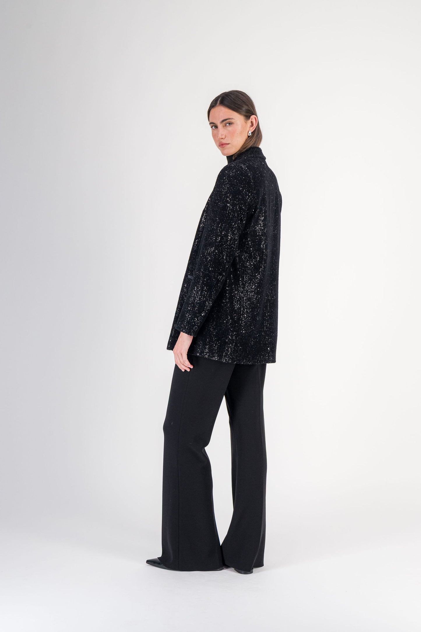 Blazer ajusté à revers crantés en tissu stretch noir
