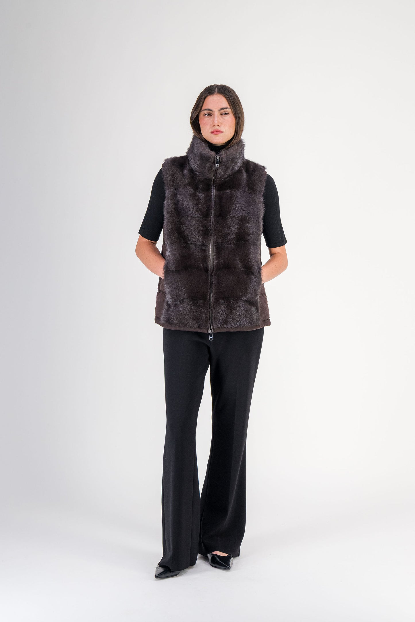 Manteau sans manches à col montant en vison marron foncé