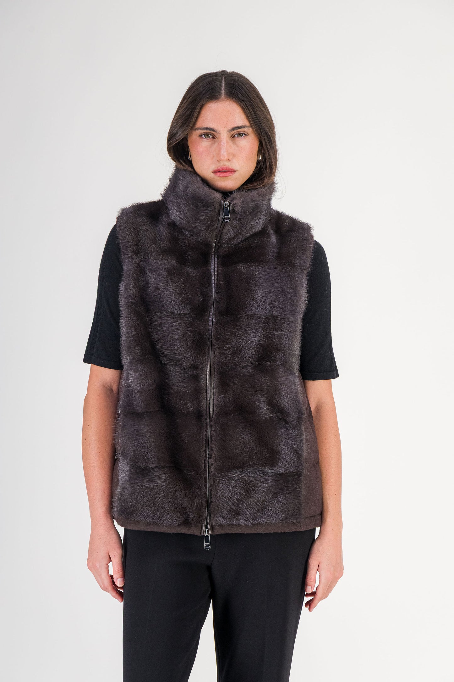 Manteau sans manches à col montant en vison marron foncé