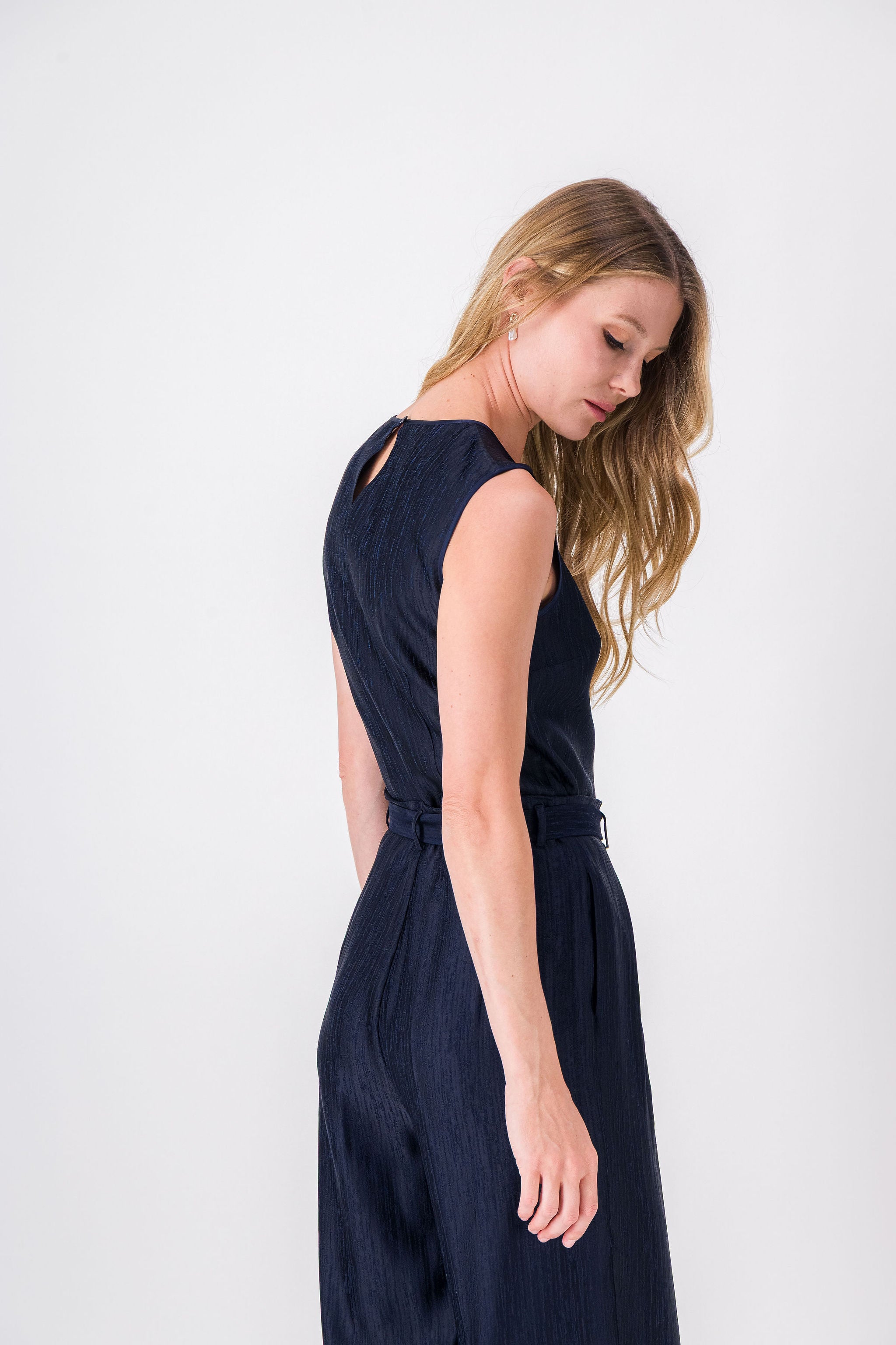 Loose textured navy top