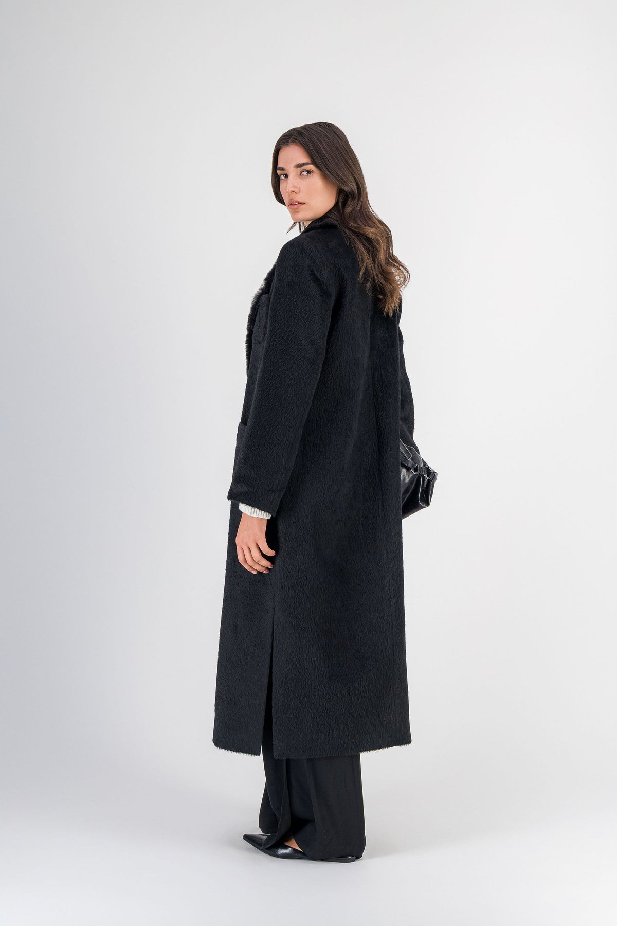 Manteau long vison et cuir noir
