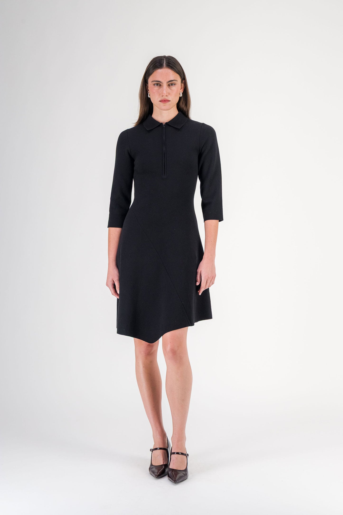 Robe midi à col chemise et ourlet asymétrique noire