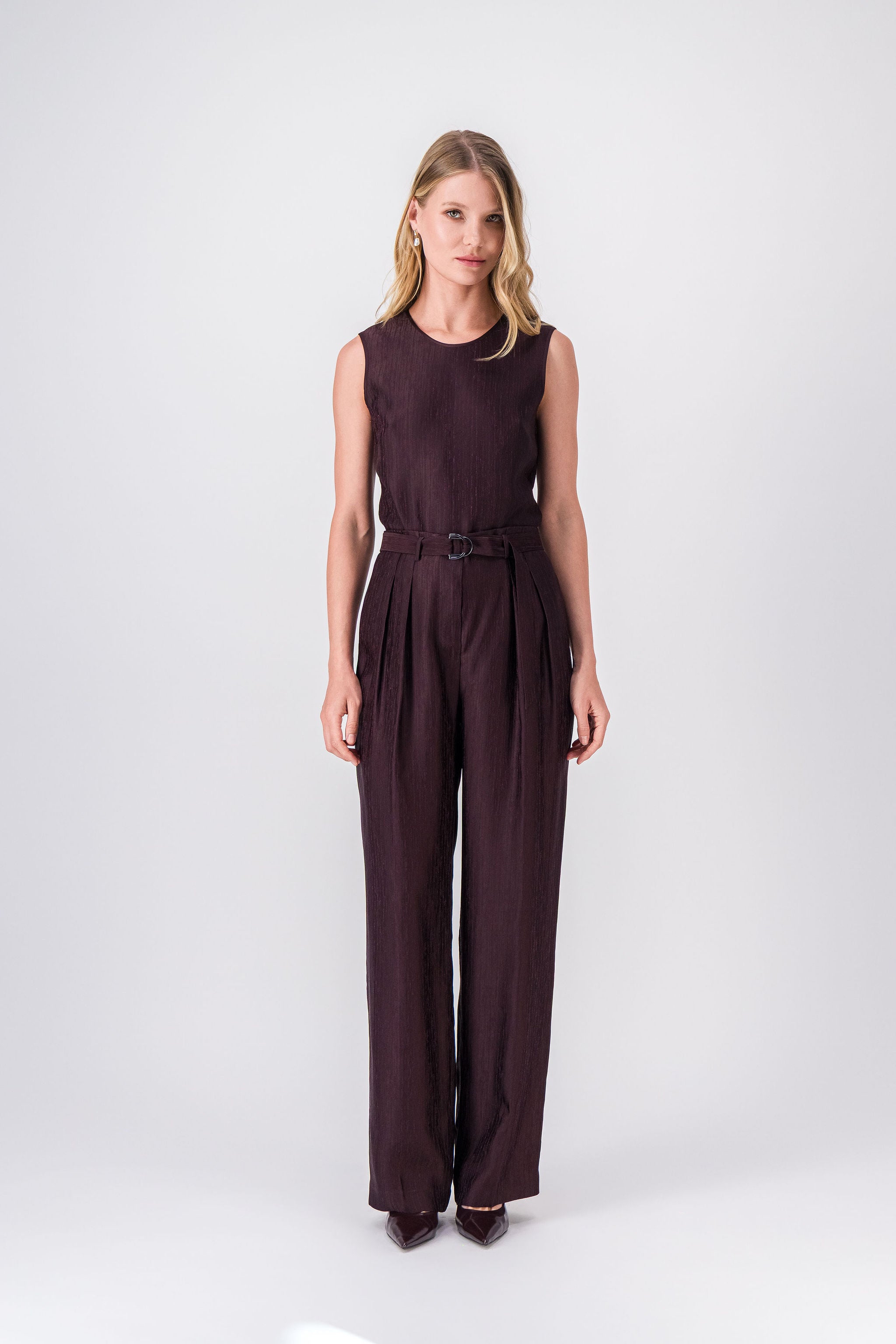 Textured garnet loose top