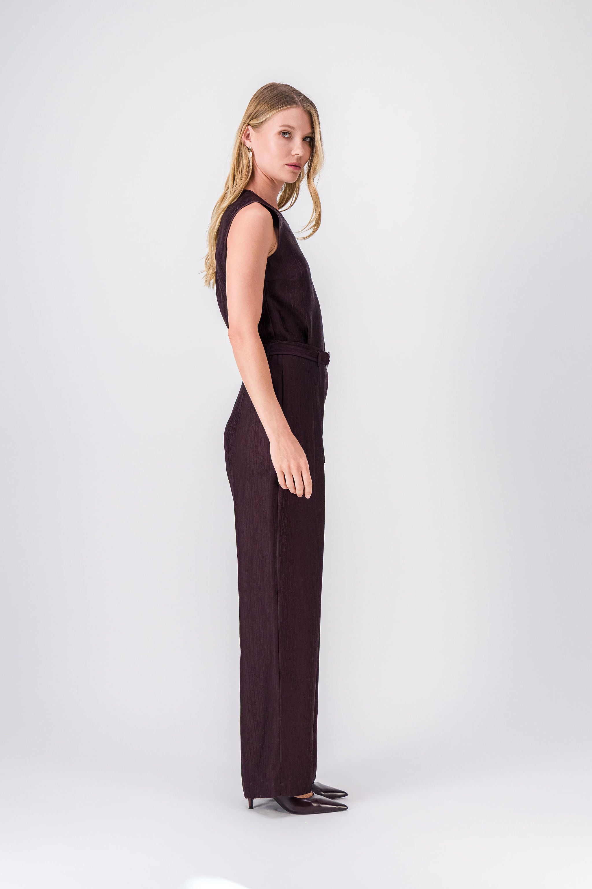Textured garnet loose top