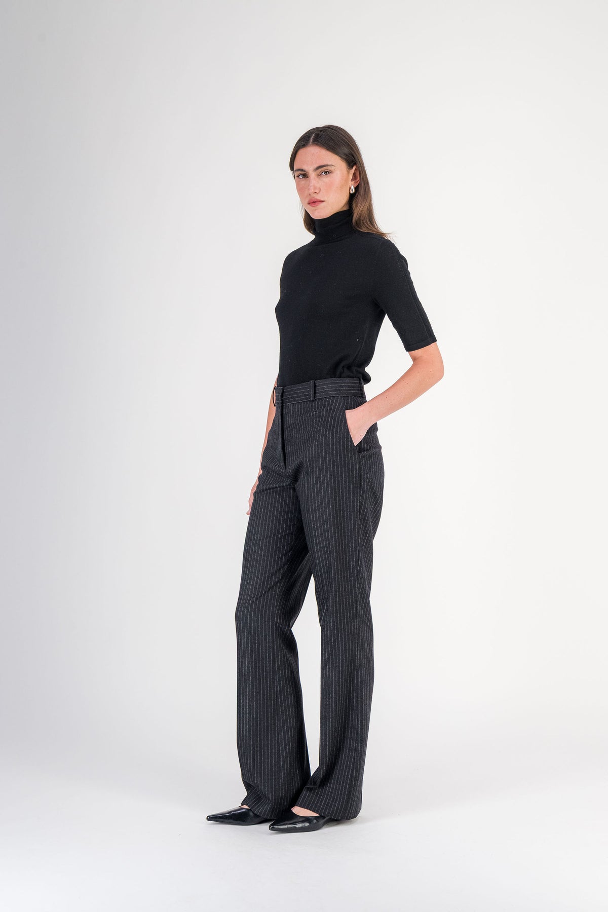 Pantalon droit à plis en laine et cachemire noir
