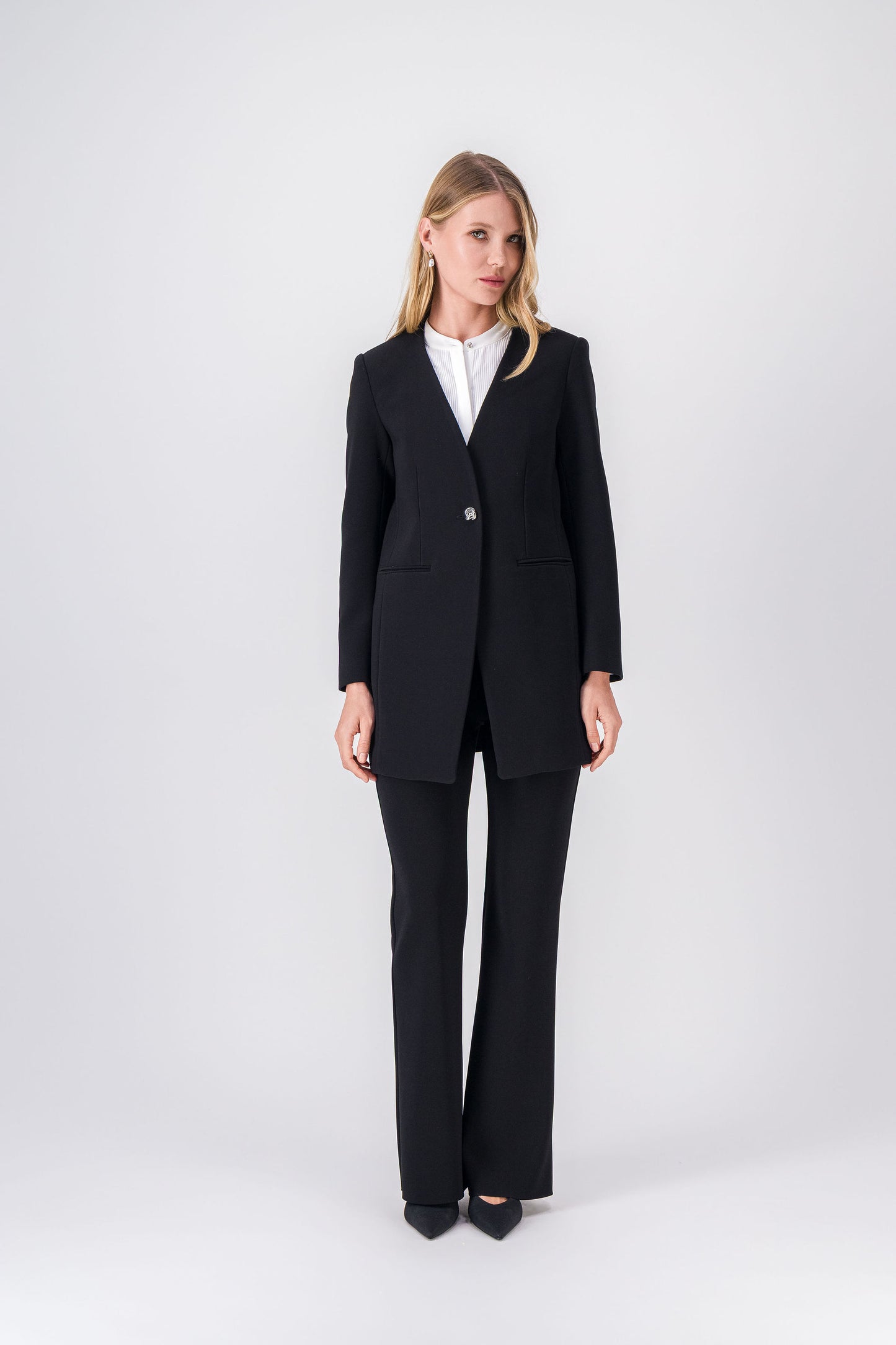 Pantalon évasé noir a plis