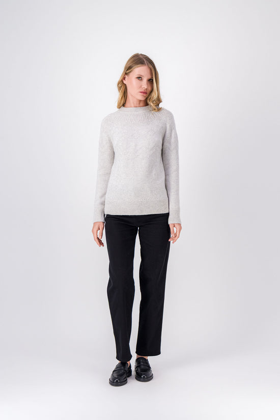Pull gris pale à col rond