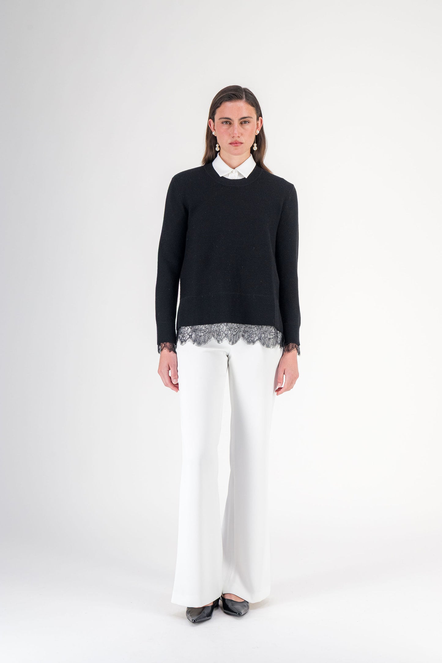 Pull long à col rond en laine mérinos avec dentelle noir