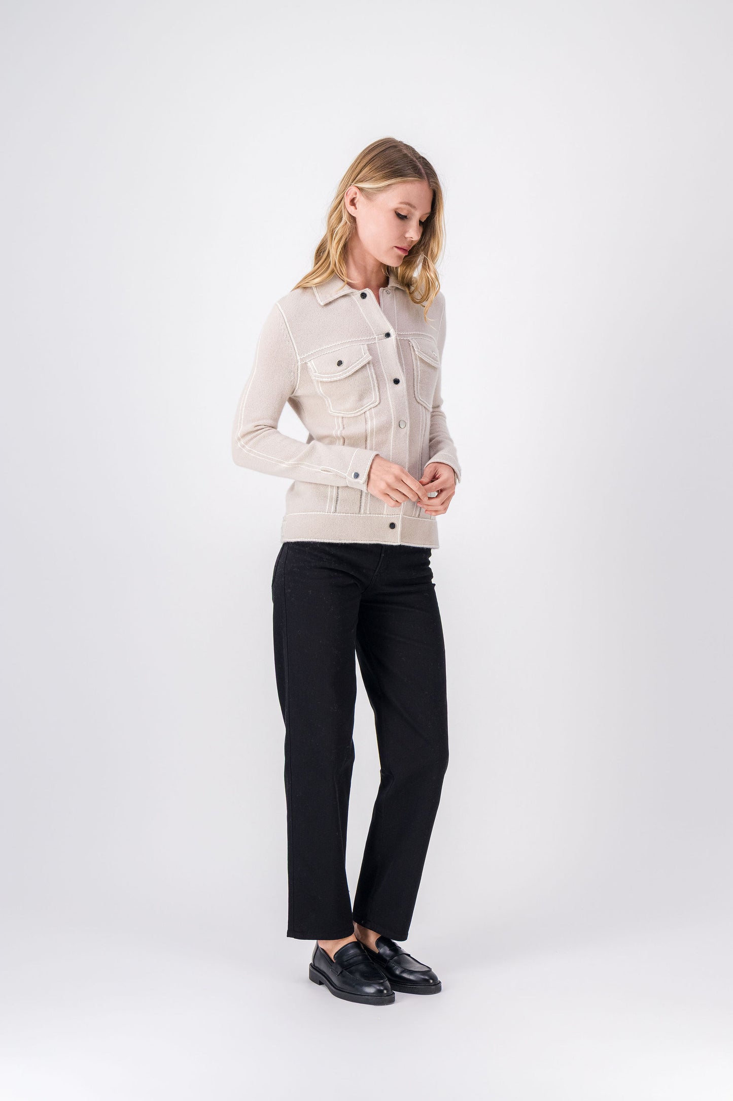 Veste en cachemire effet denim, teinte béton minérale, coupe nette