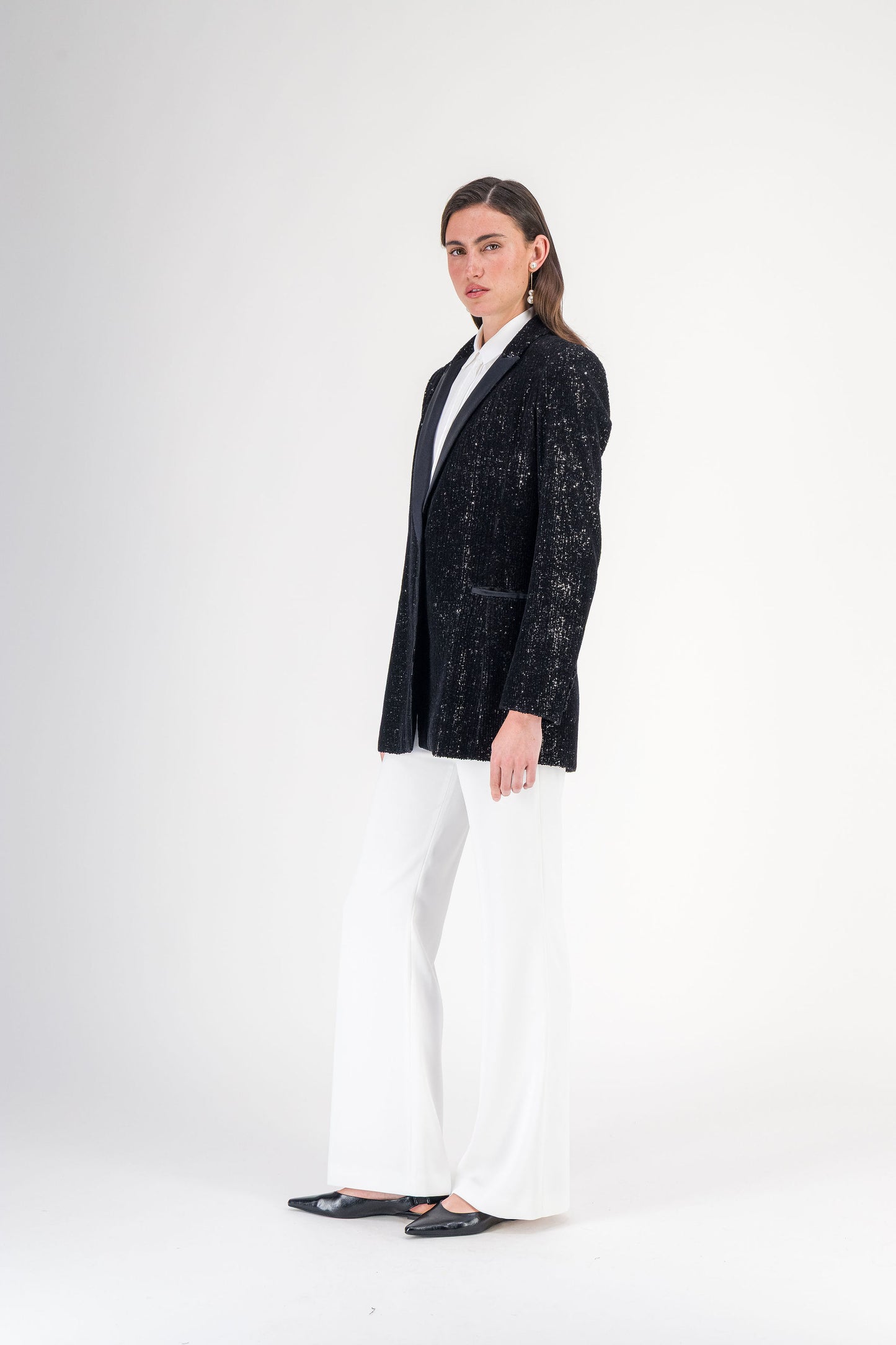 Blazer ajusté à revers crantés en tissu stretch noir