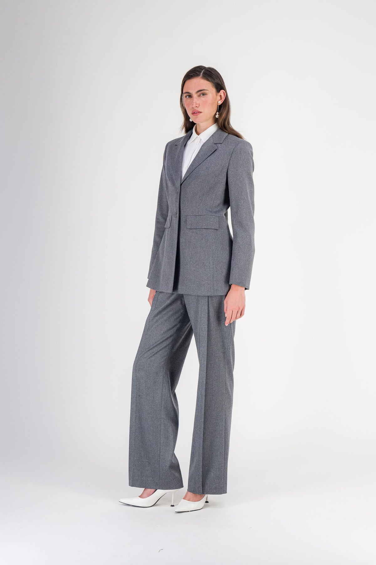 Pantalon droit à plis en laine gris moyen