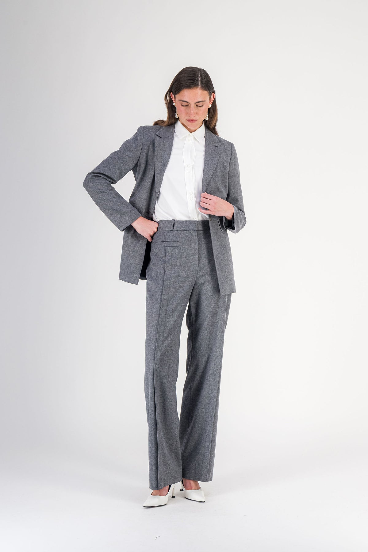 Pantalon droit à plis en laine gris moyen